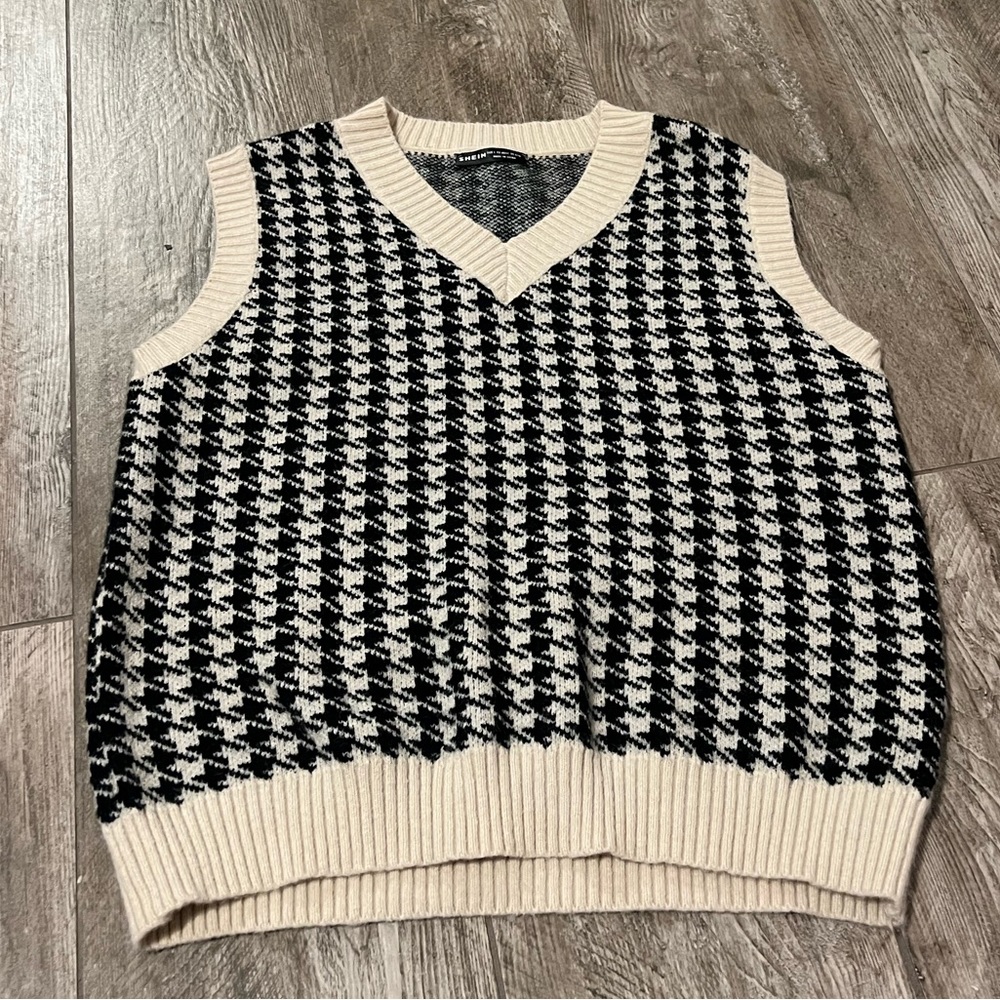CUTE sweater vest